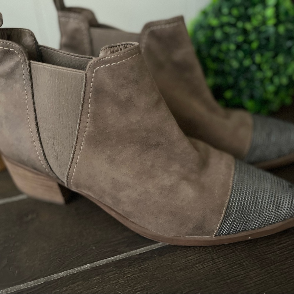 Report Zerega Ankle Boot Chunky Heel Brown Gray Pointed Toe Size 11